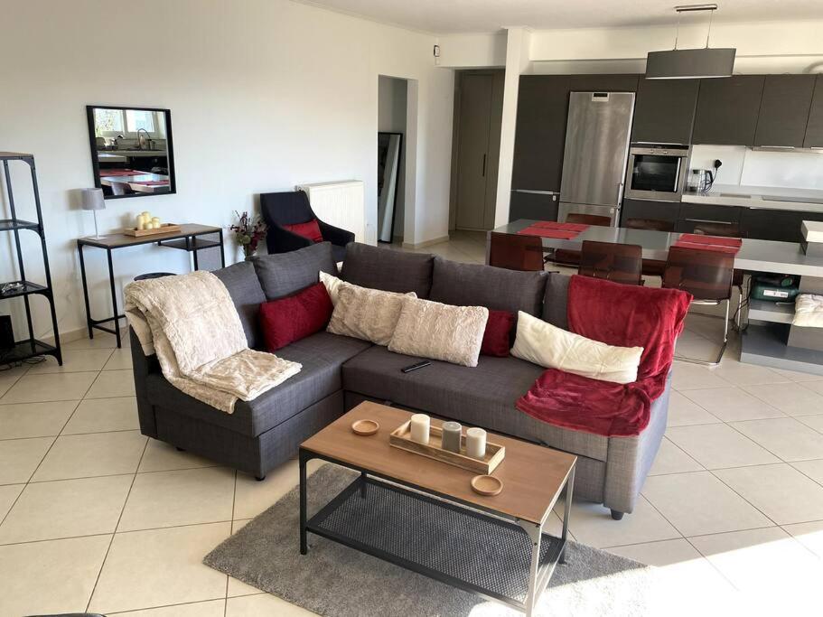 Spacious And Sunkissed 3Br & 2 Bathrooms Apartment Atenas Exterior foto